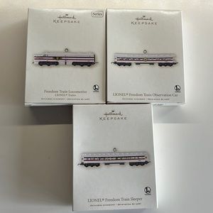 HALLMARK KEEPSAKE ORNAMENT